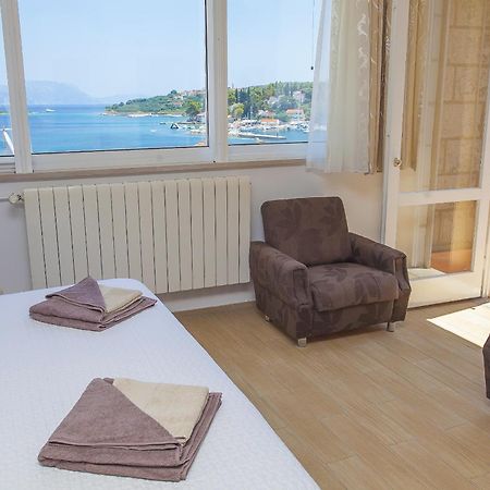 Guest House Lovric لومباردا الغرفة الصورة