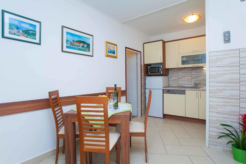 Guest House Lovric لومباردا المظهر الخارجي الصورة