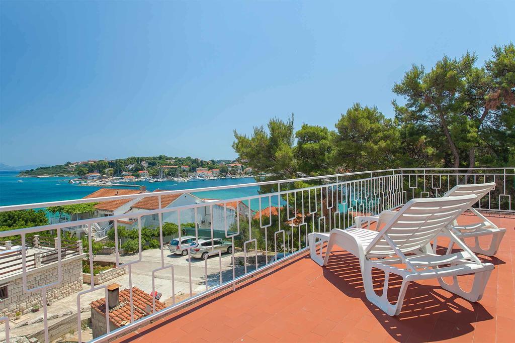 Guest House Lovric لومباردا المظهر الخارجي الصورة
