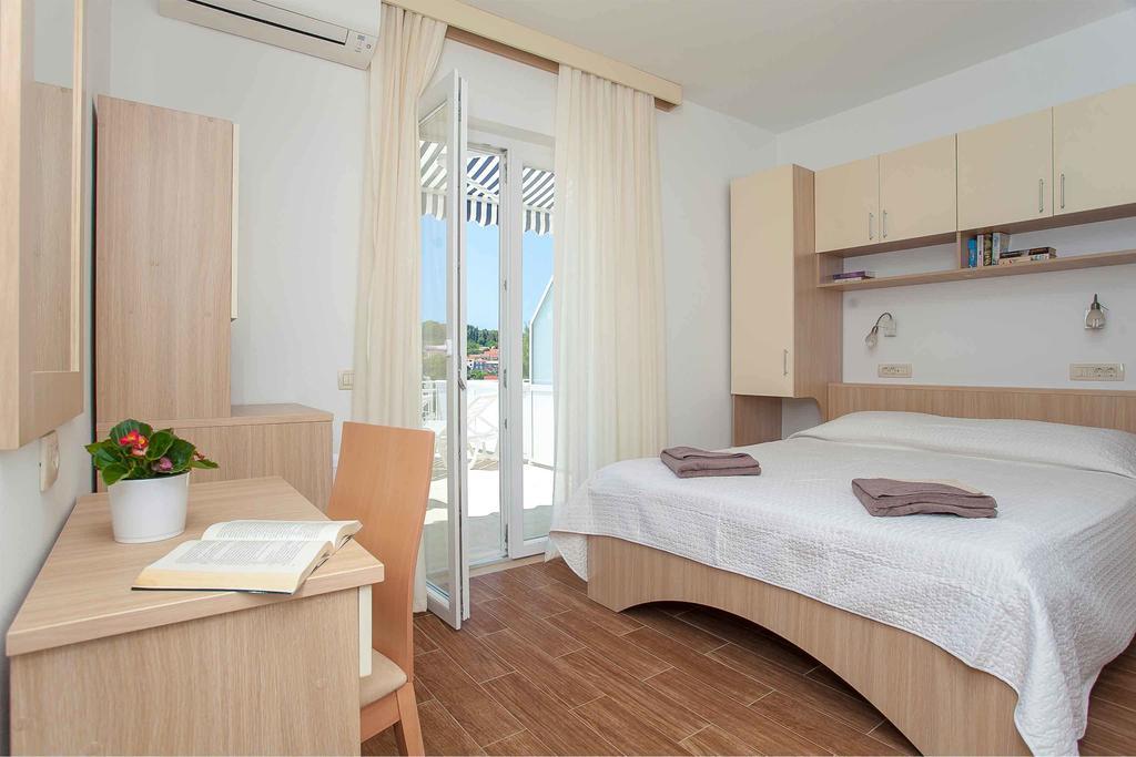 Guest House Lovric لومباردا المظهر الخارجي الصورة