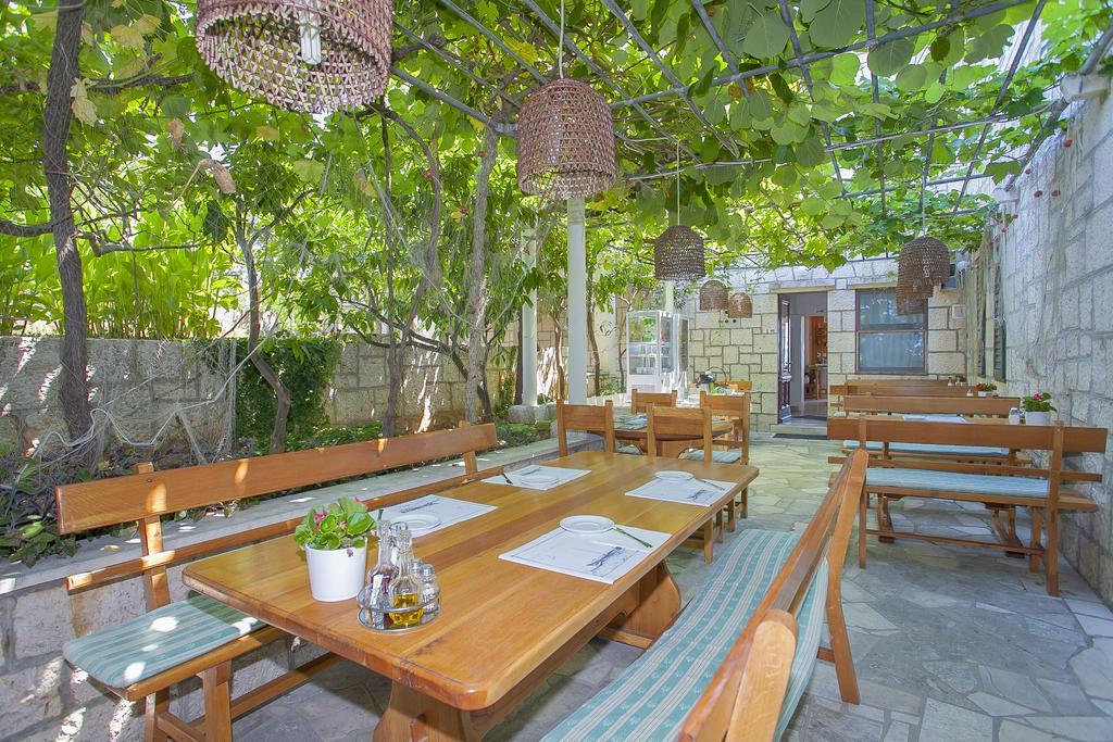 Guest House Lovric لومباردا المظهر الخارجي الصورة