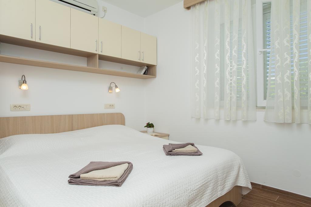 Guest House Lovric لومباردا الغرفة الصورة
