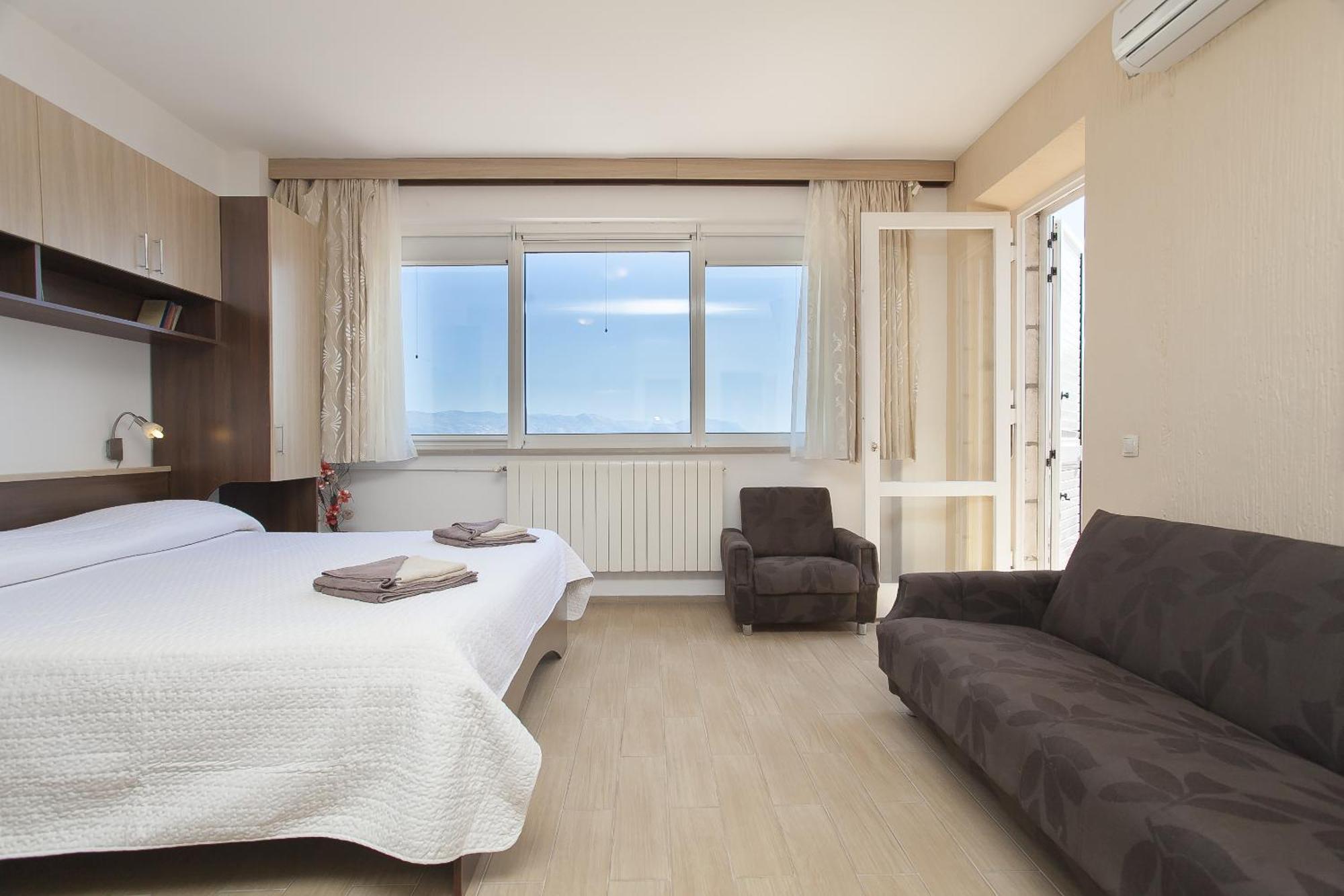 Guest House Lovric لومباردا الغرفة الصورة